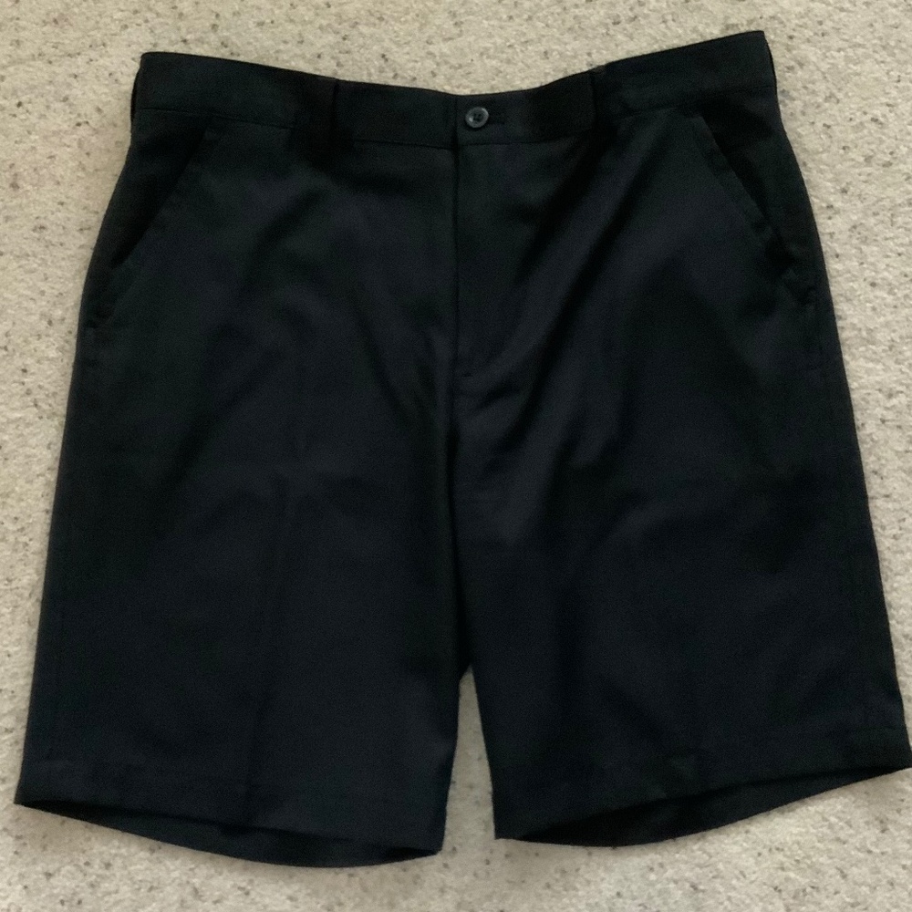 Izod Golf Shorts, 38W/10L, Black